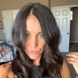 Meet your Posher, Caitlin